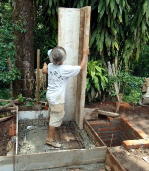 Building the first Dry Toilet in El Salvador